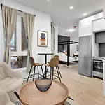 Deluxe Suites Downtown Montreal