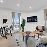 Deluxe Suites Downtown Montreal