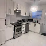 Renovated 2Bedrooms Apartment With Free Parking