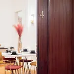 Historical Condo In Montreal - La Marie Antoinette