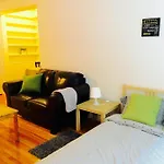 Stylish Montreal Apartment: Comfortable Stay In The Golden Square Mile