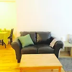 Stylish Montreal Apartment: Comfortable Stay In The Golden Square Mile