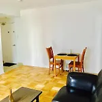 Stylish Montreal Apartment: Comfortable Stay In The Golden Square Mile