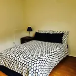 Stylish Montreal Apartment: Comfortable Stay In The Golden Square Mile