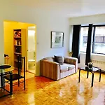 Stylish Montreal Apartment: Comfortable Stay In The Golden Square Mile