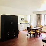 Stylish Montreal Apartment: Comfortable Stay In The Golden Square Mile