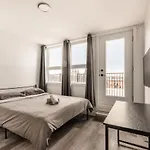 Apartment With 2 Bedrooms And Terrace - 1908