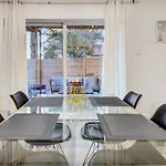 Cozy & Luxurious 3-Br Condo