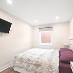 Duplex 6 Bedrooms In Heart Of Plateau Mont-Royal