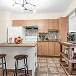 Duplex For Group Stay_Mont-Royal