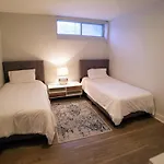 Modern And Spacious 2 Bedroom In Montreal
