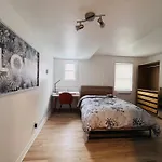 Family-Friendly 3Br Home With Backyard