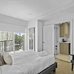 Renovated 2-Bedroom Haven By Jean Talon Market