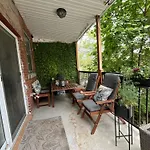 Ville-Emard Duplex Avec Esprits De Communaute