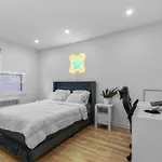 Cozy 1Br Apartment With Workspace In Trendy Monkland Village