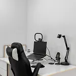 Cozy 1Br Apartment With Workspace In Trendy Monkland Village