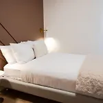 #5 - Spacious 3Bds - Self Check In - Plateau - St-Denis - Ac - Tv