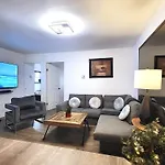 Stunning 3Br Apartment, Free Parking,