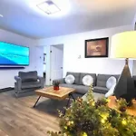 Stunning 3Br Apartment, Free Parking,