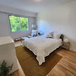 Large & Bright 3 Bedroom In Mtl