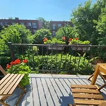 Large & Bright 3 Bedroom In Mtl