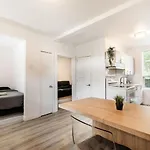 1 Bedroom Apartment With 2 Bed Near St-Lawrence River-1011