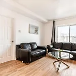 Petite Apartment With Two Beds Near Downtown 105
