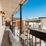 Spacious 2 Bedrooms Apartment 1896