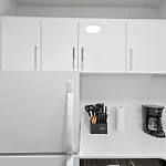 Private Apartment With Breathtaking Downtown View And Free Parking