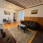 Sunlit Haven Apartment - Free Parking