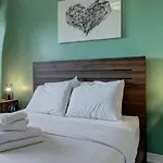 Nice Unit In Heart Of Downtown Balcony View Zm5