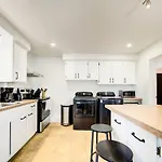 Spacious 4-Bedrooms In Homa Montreal 22
