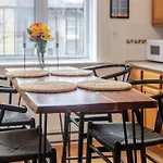 Chic 4Br Haven Sunlit In Downtown Mtl