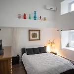 3-Storey Penthouse With Old Port View
