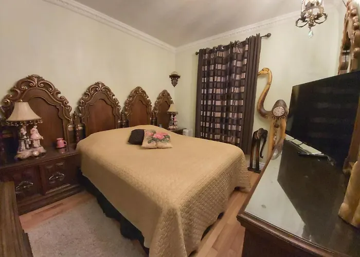 Lovely Classic Room