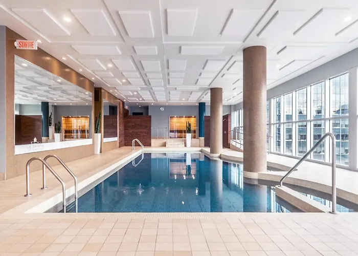 Warwick Le Crystal - Montreal