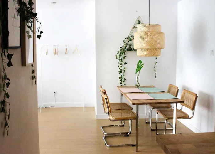 Marche Jean-Talon Suites
