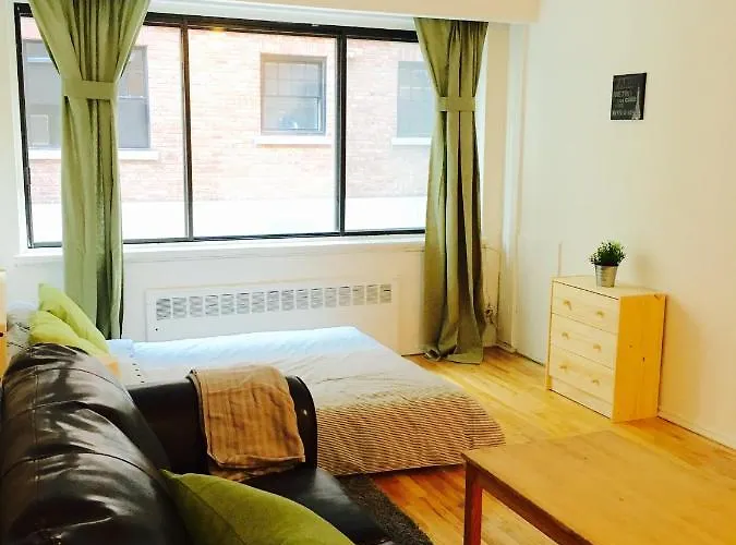 Stylish Montreal Apartment: Comfortable Stay In The Golden Square Mile