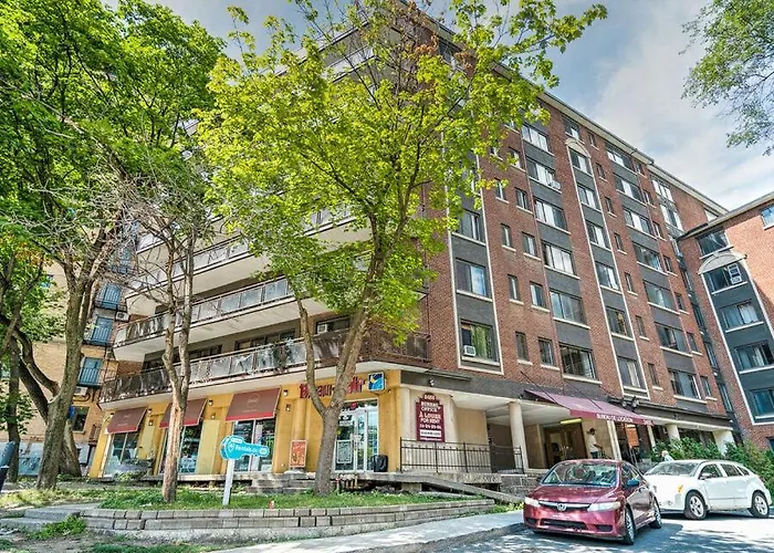 Stylish Montreal Apartment: Comfortable Stay In The Golden Square Mile