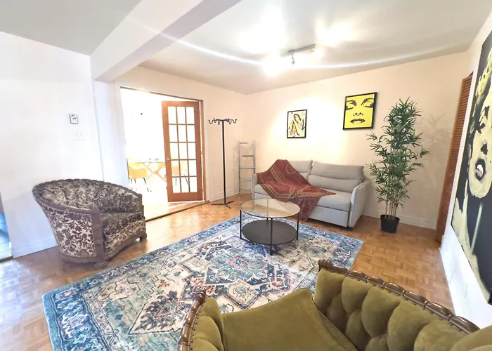 Superb 3 Bed Apartment 3Mins From Mont-Royal Metro