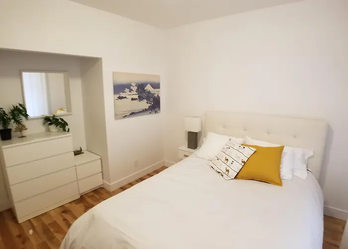 3 Bedroom Near Olympic Stadium
