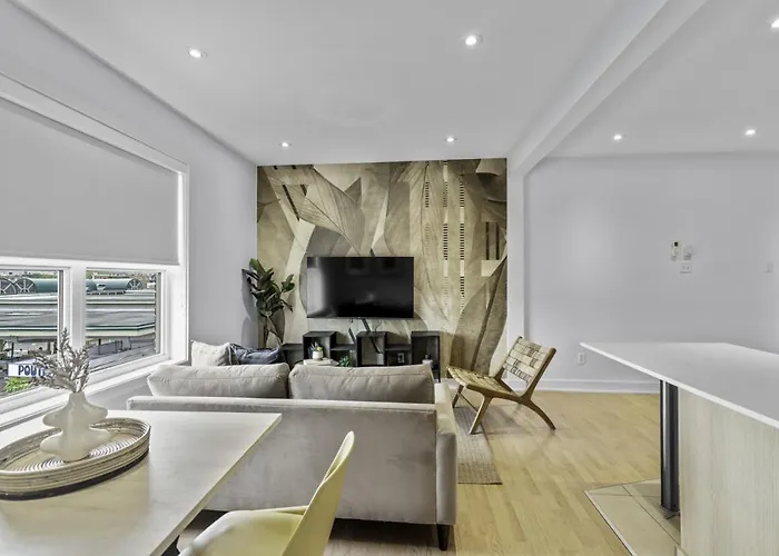 Renovated 2-Bedroom Haven By Jean Talon Market