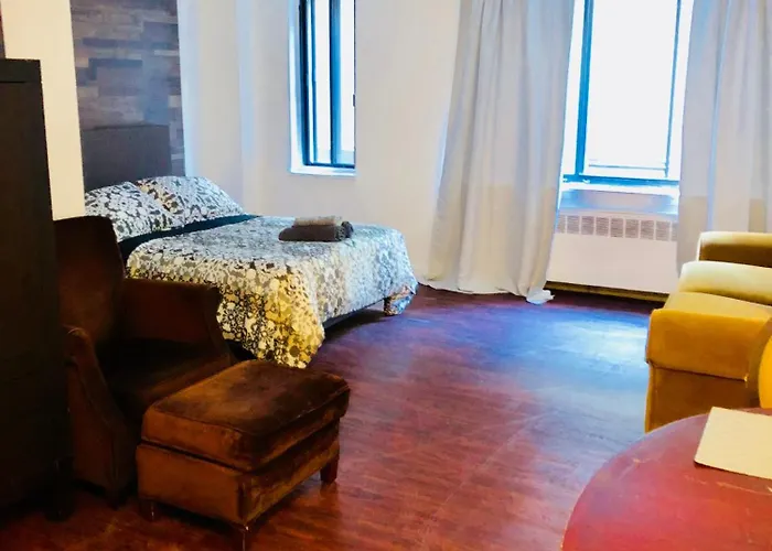 Stylish Montreal Apartment Comfortable Stay In The Golden Square Mile