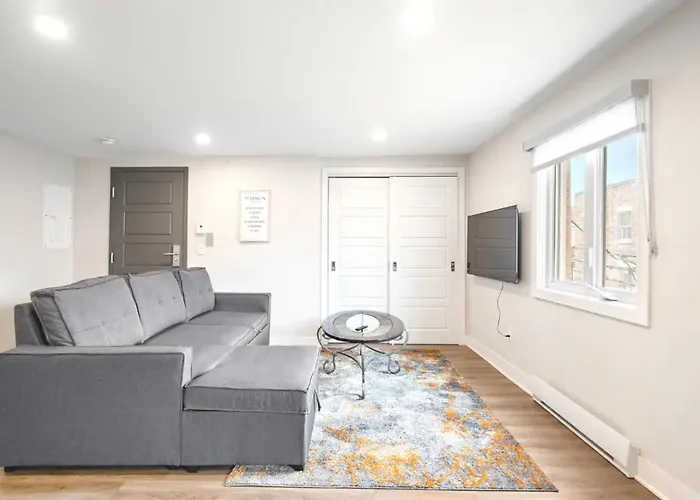 Fancy 3 Bdr In Heart Of Plateau B