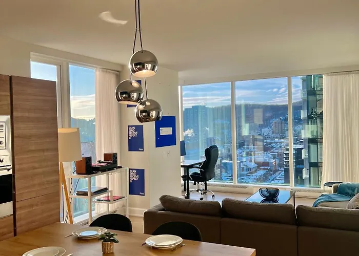 Modern 2 Bedrooms Downtown Montreal