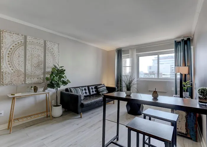 Nice Unit In Heart Of Downtown Balcony View Zm5