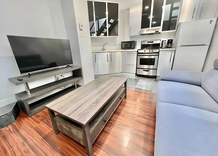 1Bdr Mezzanine-Bishop-Vibe Central Mtl Zx7