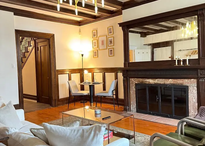 Authentic Spacious 1Bdr In Downtown Montreal
