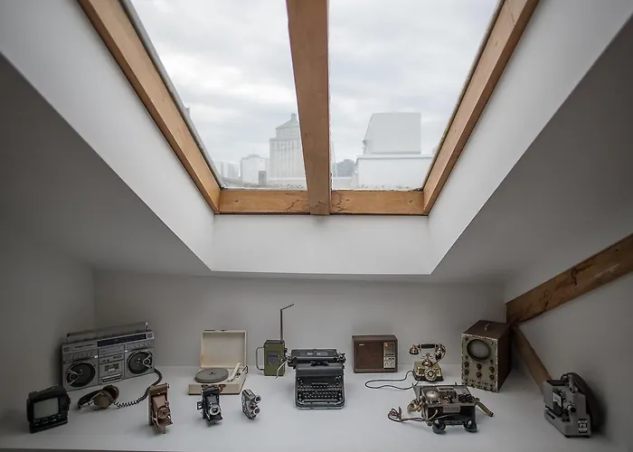 3-Storey Penthouse With Old Port View