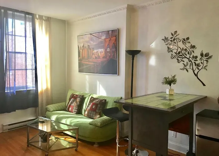 Square Saint Louis Studio With Balcony